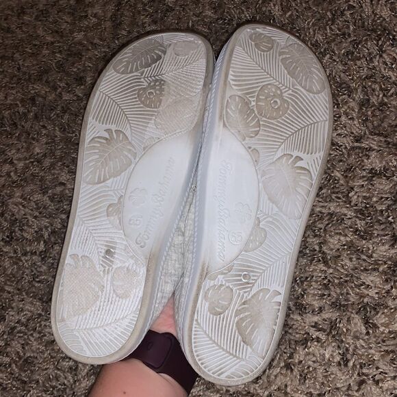 Tommy Bahama grey women’s flats, size 6.5. - Picture 7 of 7